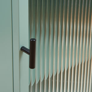 Hängeschrank Zundert mit geriffelter Glastür 60x35x15 cm Stahl [en.casa]